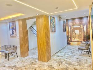 AMADEOS pyramids inn