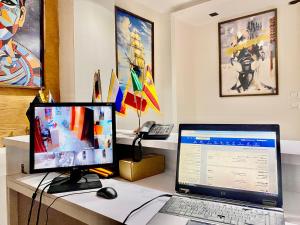 AMADEOS pyramids inn