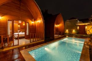 villa lumbung by adis villa, Cozy Wooden Stay, Shared pool