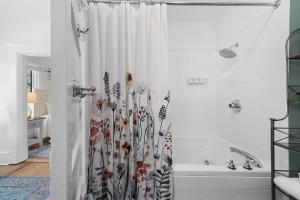 Steeles Tavern Manor Bed and Breakfast