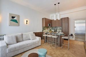 Apartment on the Champs Elysees