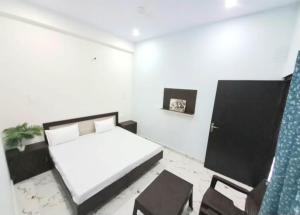 Radhika Madhav Shri Bhaktmal Kunj Guest House