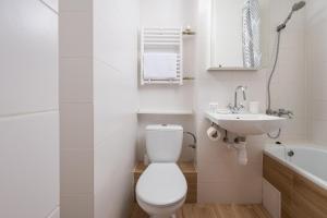 Broniewskiego Harmony Apartment by BookingHost