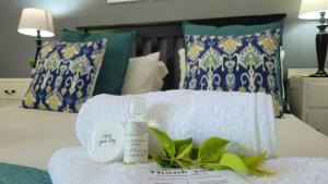 Suite 14- Deja Blu Bed and Breakfast- East London