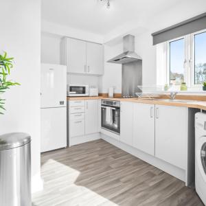 Stylish 2 Bed Apartment - Off-Street Parking - High Speed Wifi - Netflix 56C