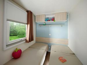 Mobil home 3 chambres avec terrasse, 6 personnes - API-1-52-338