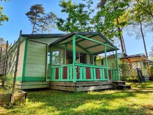 Campings Chalet Confort pour 5 avec Terrasse a Beaumont-du-Perigord - API-1-52-192 : photos des chambres