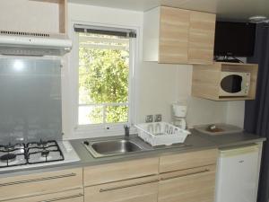 Mobil home confortable avec terrasse - API-1-52-217