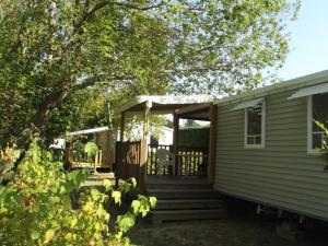 Mobil home confortable avec terrasse - API-1-52-217