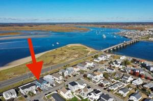 The Crab Shack - Coastal Charm Near Hampton Beach