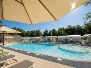 Campings Mobil home avec Terrasse pour 4 personnes, 2 chambres - API-1-52-286 : photos des chambres