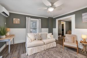 The Whale Spout - King bed and close to the Beach