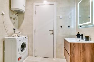 Twin Towers LT Luxury