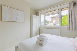 Bright and Welcoming 2BD Flat in South West London