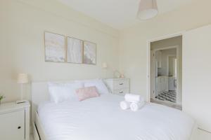 Bright and Welcoming 2BD Flat in South West London