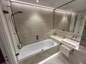 Fabulous one bedroom flat with balcony and lounge