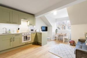 Bright and modern Clapton loft