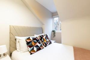 Bright and modern Clapton loft