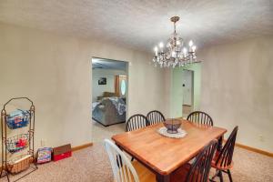 Family Home with Game Room! 1 Mi to Dale Hollow Lake