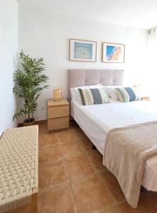 Albir Holidays Font Rotja