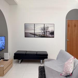 33# Arty and Cozy Home Netflix at Austin Heights