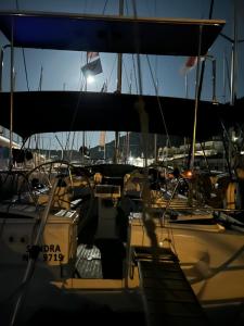 Segeln in Griechenland inklusive Skipper und Tourguide auf einer Bavaria 46 Cruiser 4 Kabinen für 7 Nächte im Ionischen Meer mit maximal 6 Personen PREIS GILT FÜR DIE GANZE YACHT UNABHÄNGIG VON DER PERSONENZAHL An- und Abreise SAMSTAG