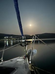 Segeln in Griechenland inklusive Skipper und Tourguide auf einer Bavaria 46 Cruiser 4 Kabinen für 7 Nächte im Ionischen Meer mit maximal 6 Personen PREIS GILT FÜR DIE GANZE YACHT UNABHÄNGIG VON DER PERSONENZAHL An- und Abreise SAMSTAG