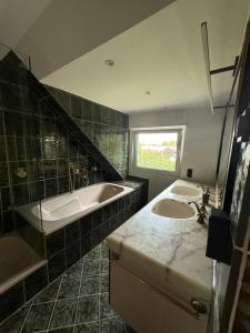 Stilvolles Retreat mit Loggia & 2 Schlafzimmern