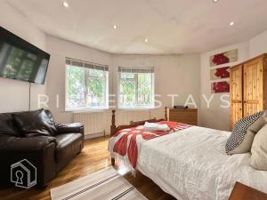 Modern Classic 3-Bedroom Flat