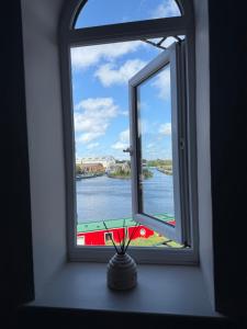 Canal Side Cottage Wakefield