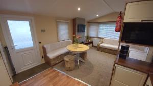 Parkdean Southview Vintage 45 Three bed Sleeps 8 Pet Friendly