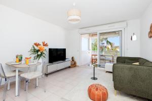 Appartement Grand Balcon Sud avec Piscine proche Cannes