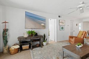 512 - Oceanfront top floor corner 2 bedroom