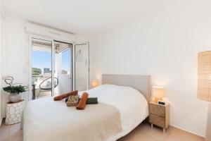 Appartement Grand Balcon Sud avec Piscine proche Cannes