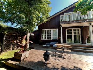 Riverfront Home - BEST LOCATION - SUP and Bike