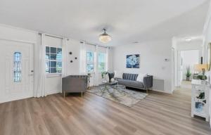 Charming Cozy Heated Pool House in Port Charlotte