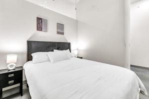 Bright and Breezy Studio