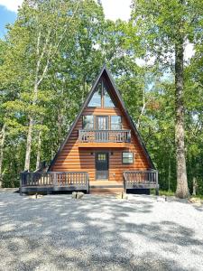 Brand New Fox Hill Cabin Where Country Charm nearby Hot Springs