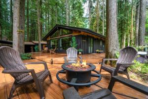 Forest Cabin Retreat - Dog Friendly - Hot Tub