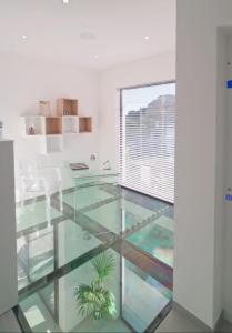 Villa moderne - BATTERIE BASSE - pied dans l eau Toulon