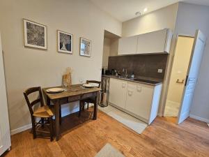 Appartements Aux-Cerfs - Studio coeur de ville : photos des chambres