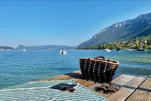 Hotels Bergerie Loft Apartment With Panoramic Lake : photos des chambres