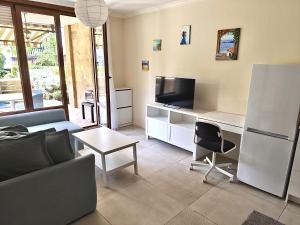 Cozy Ground-Floor Apartment with Terrace - 4hvězdičkové hotely ve městě Sozopol