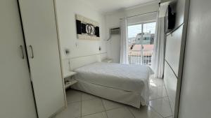 B935 - Apto 3 quartos para 07 pessoas em Bombinhas