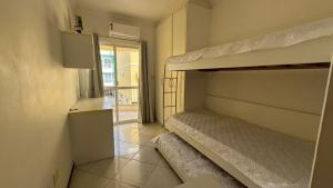 B935 - Apto 3 quartos para 07 pessoas em Bombinhas