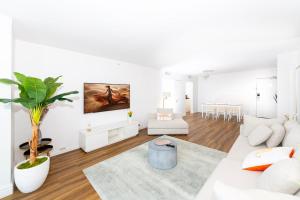 2 King Rooms Mondrian Resort Skyline Bay Balcony