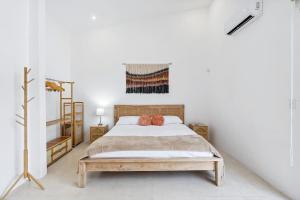 Modern 4BR Villa with Pool