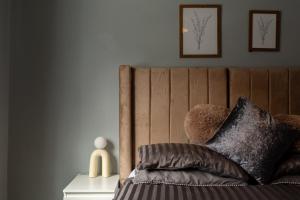 Getaway Accommodation with Pool Table and Jacuzzi!