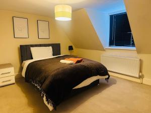 Spacious flat in Chatham High st