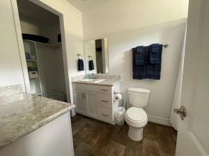 2bed2bath With Creek And Open Spaces